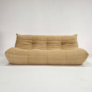 Modernes 3-Sitzer-Relaxsofa aus Cord – Skulpturales Design und elegante Textur