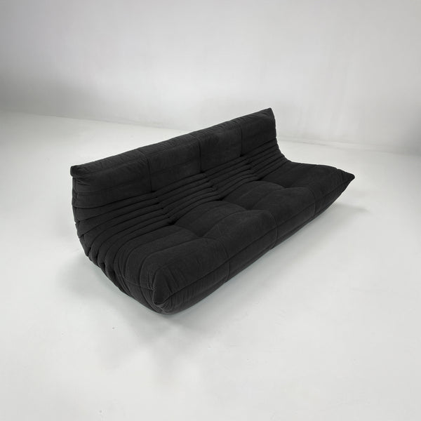 Modernes 3-Sitzer-Relaxsofa aus Cord – Skulpturales Design und elegante Textur