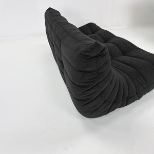 Modernes 3-Sitzer-Relaxsofa aus Cord – Skulpturales Design und elegante Textur