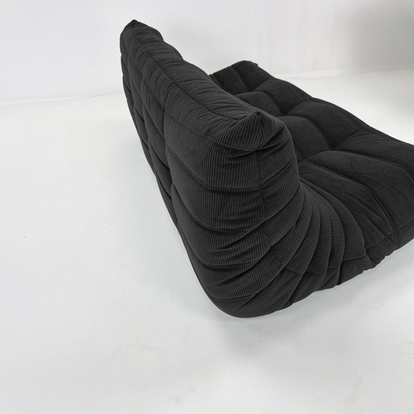 Modernes 3-Sitzer-Relaxsofa aus Cord – Skulpturales Design und elegante Textur