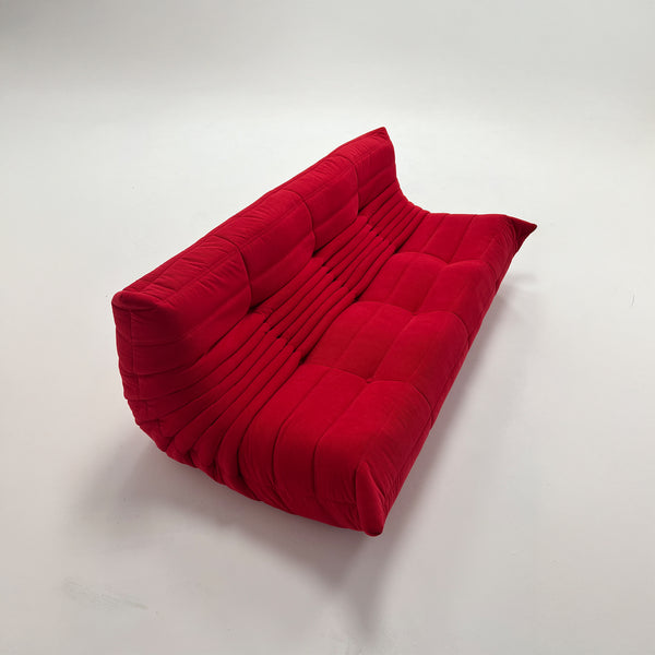 Modernes 3-Sitzer-Relaxsofa aus Cord – Skulpturales Design und elegante Textur