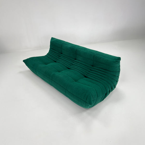 Modernes 3-Sitzer-Relaxsofa aus Cord – Skulpturales Design und elegante Textur