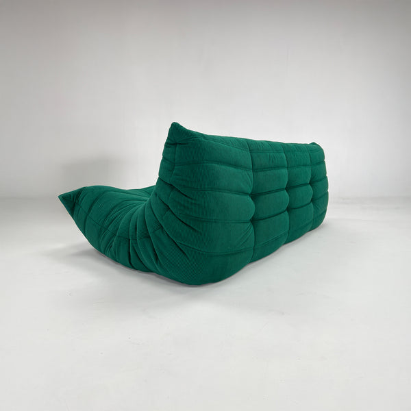 Modernes 3-Sitzer-Relaxsofa aus Cord – Skulpturales Design und elegante Textur