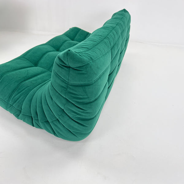 Modernes 3-Sitzer-Relaxsofa aus Cord – Skulpturales Design und elegante Textur