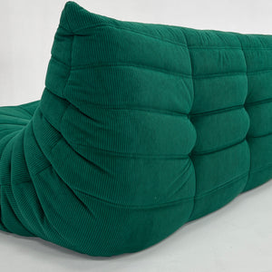 Modernes 3-Sitzer-Relaxsofa aus Cord – Skulpturales Design und elegante Textur